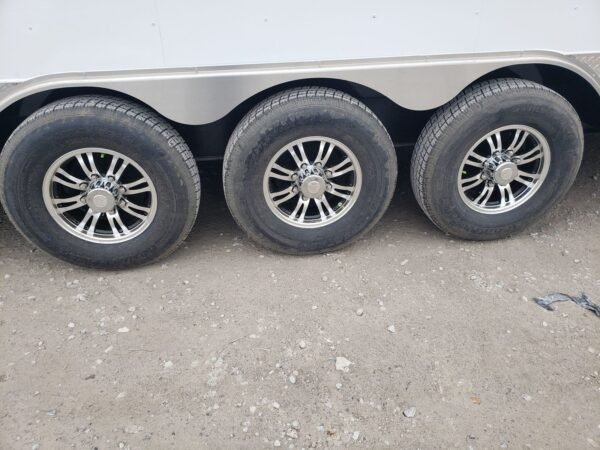 8.5′ x 48′ White Gooseneck Enclosed Trailer Storage - Image 7
